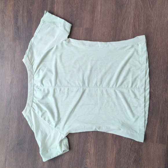 Nike Fit Dry Womans Medium Light Green Shirt - Picture 6 of 6